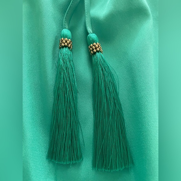 Lilly Pulitzer Cold Shoulder Silk Finch Top Size XL - Picture 10 of 11